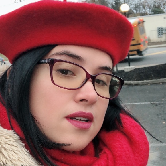 Meet your Posher, Paola - Picture 1 of 1